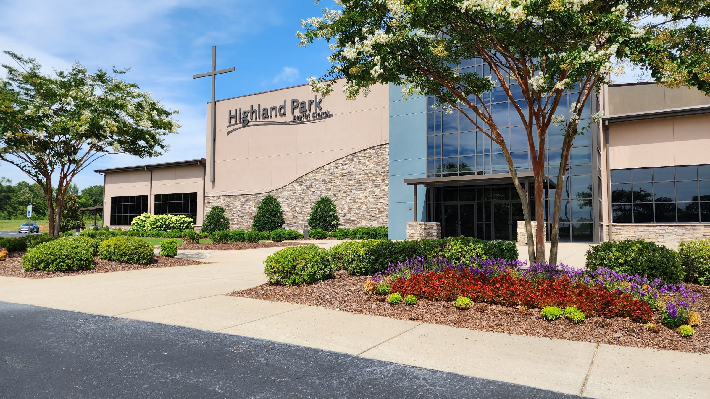 Highland Park Baptist Church entrance view