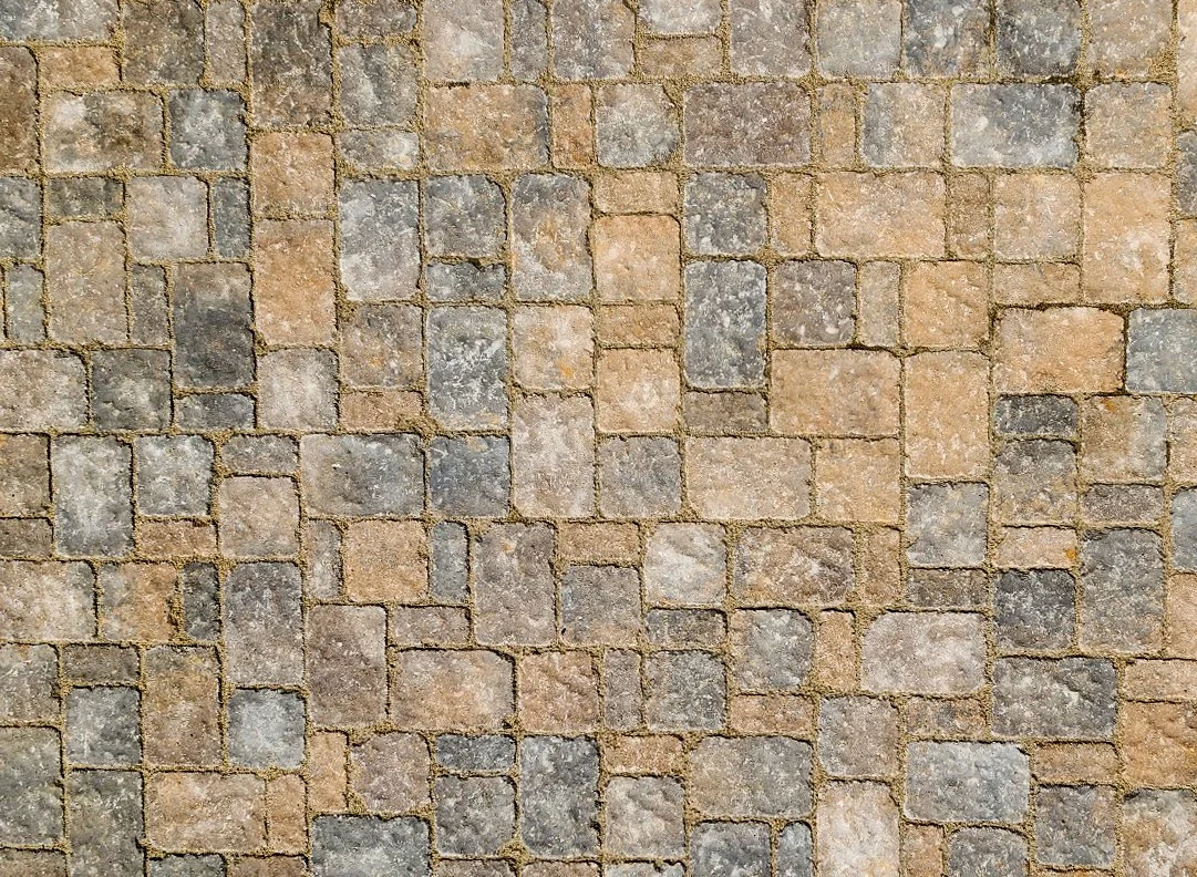 Patterned stone cobblestone pavement